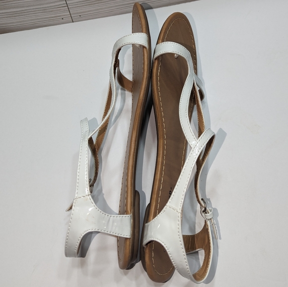 City Classified | Women's Strap Sandals | White |  Size 12M - Picture 3 of 8